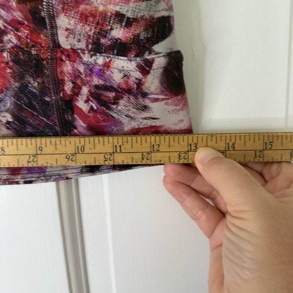 Lululemon Athletica Red Pink Fitted Crop Sports Top Size 8 - Picture 5 of 7